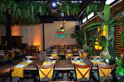 Nagas Premium Hotel - image 5