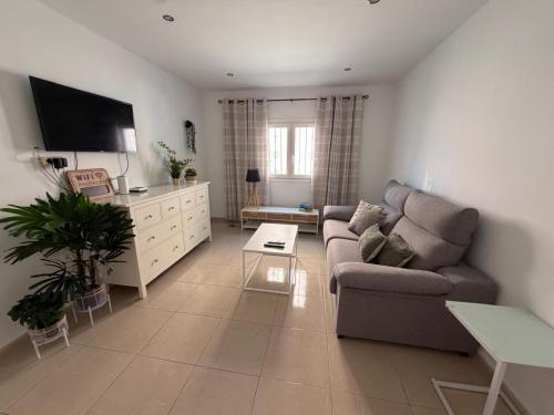 CORNELIA'S HOME 1B between LAS VISTAS & LOS CRISTIANOS BEACH 5