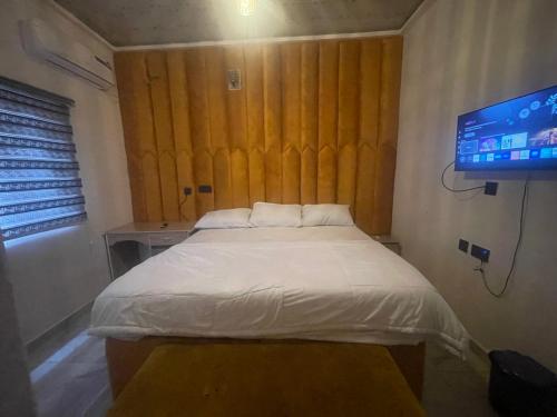 OIL CITY PARADISE HOTEL and SUITES in Benin City