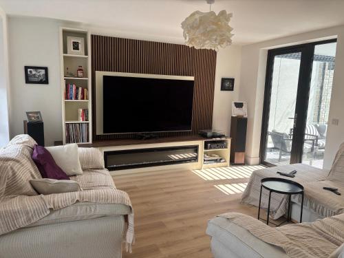kawasan lounge/TV kongsi, 5 SnowBerry in Portlaoise