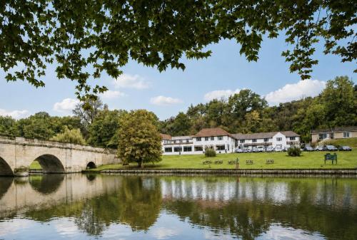 Shillingford Bridge Hotel