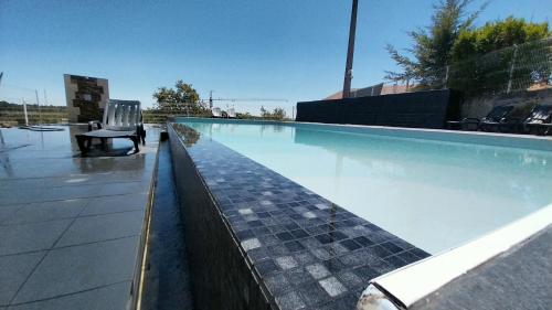 Swimmingpool, Hotel Pombeira in Guarda