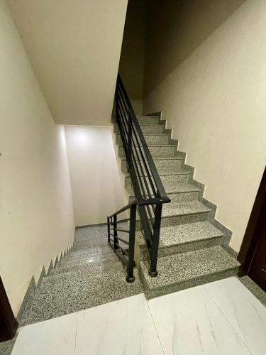 Luxury 2 BHK Apartment Near Lyallpur Galleria - image 2