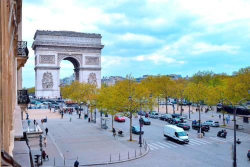 Studio Deluxe with Kitchen - Arc de Triomphe