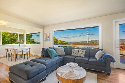 Lake View 3BR Retreat in Bryn Mawr-Skyway