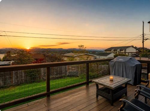 Lake View 3BR Retreat in Bryn Mawr-Skyway