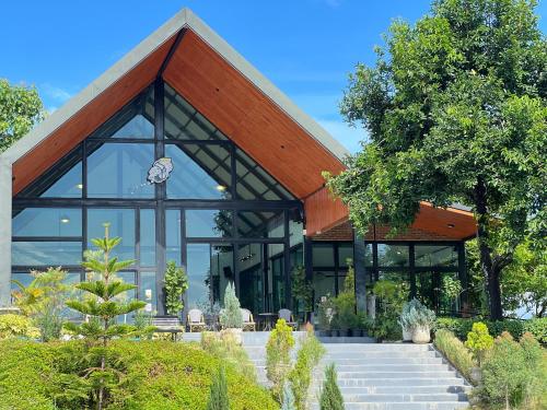 Restaurant, ธนาภา in Ban Hong