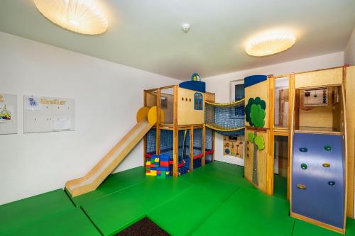 Детска площадка, Hotel Alpenwelt Superior in Флахау
