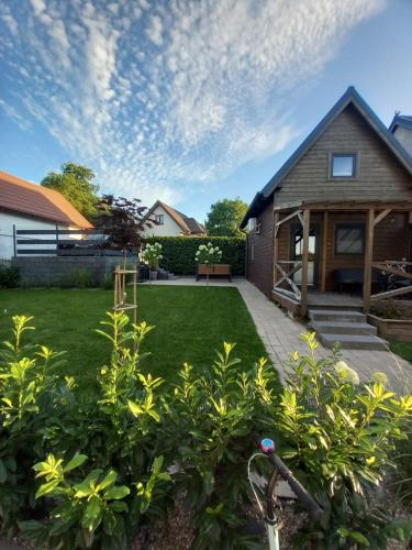 2 bedrooms, 5 beds