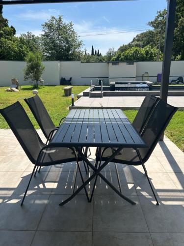 Maison avec piscine privée chauffée (Maison avec piscine privee chauffee) in Corneilla-la-Riviere