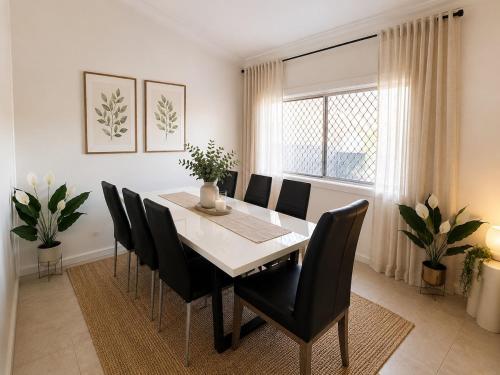 3BR Family Home BBQ, Trampoline, Firepit & Free Parking in Summer Hill