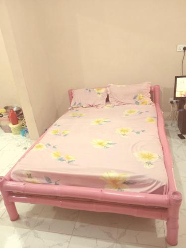 Bed and breakfast, diner available in Yundum