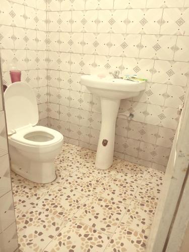 Bed and breakfast, diner available in Yundum