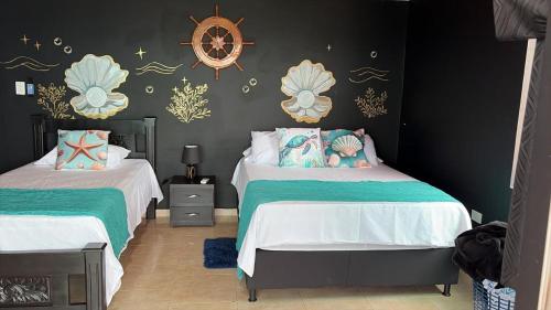 Posada Black Pearl