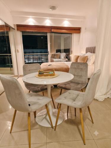Exclusivo Departamento frente al Alto Palermo con Balcon Terraza