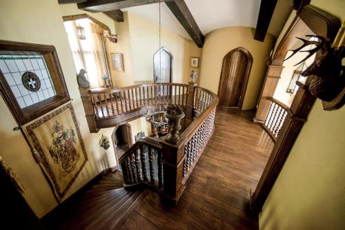 HIGHLANDS CASTLE overlooking Lake George plus 2 other CASTLES & SUITES