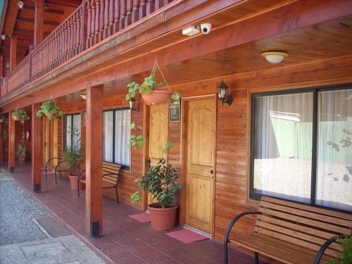 Ingresso, Apart-Hotel Colonia-Konigsberg UBICADO COSTADO TERMINAL BUSES, RIO CALLE CALLE CARABINEROS DEPARTAME in Valdivia