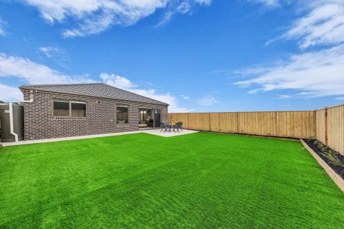 Modern Sunbury Home Mins to Rupertswood in 森伯里