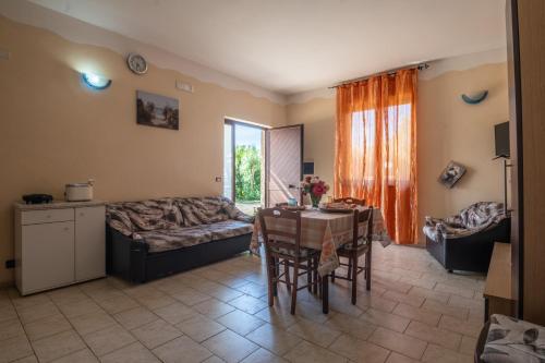 Appartamento in Villa Baronia in Ацеа