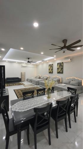 Puteri Roomstay in Kedai Buluh