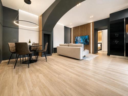 Garibaldi Suite 1 Ground Floor 1BR Apartment, Old Town Olbia