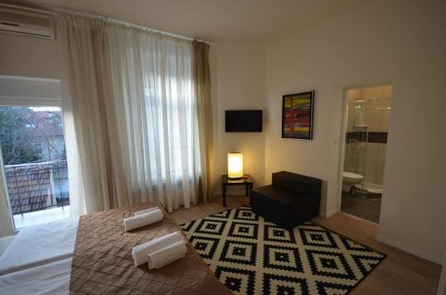 Downtown Luxury Apartment 2