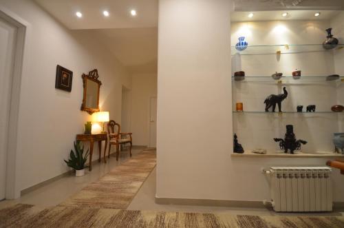 Downtown Luxury Apartment 3