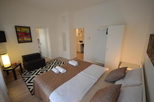 Downtown Luxury Apartment 4