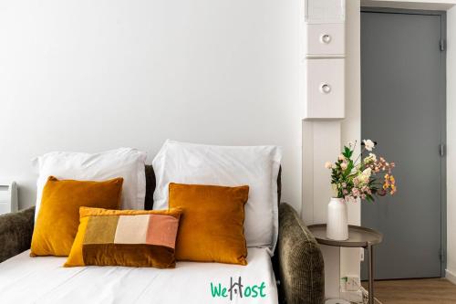 Paris Getaway: Charming 30m² Flat for 4