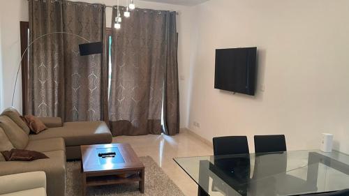 Spacious 2 bedroom apartment in Hawana Salalah - image 2