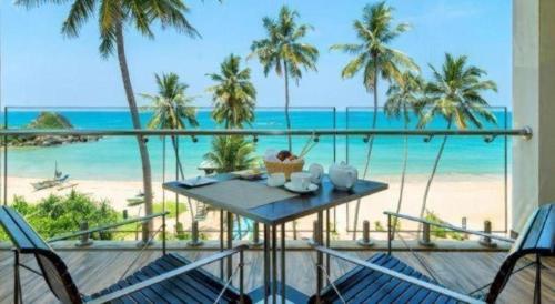 Shinagawa Beach Resort in Hikkaduwa