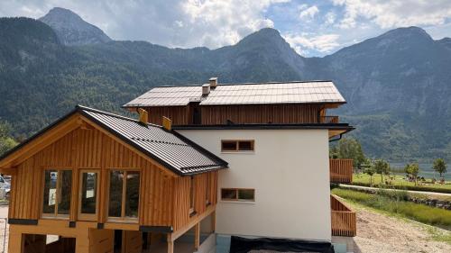 Seehotel am Hallstättersee modern rooms with AC 4