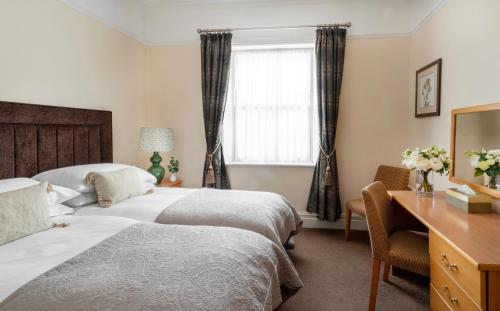 2 twin beds