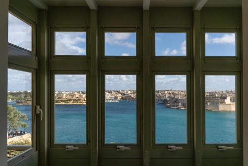 Luxury 3 bedroom apartment with sea view LDEM1-6 - image 3