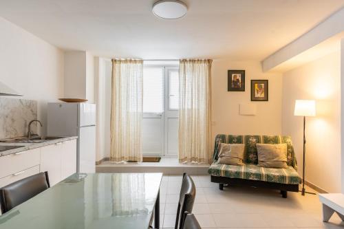 Dinologo Modern Flat by Wonderful Italy - image 3