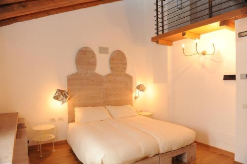 One-Bedroom Apartment - Split Level image 10