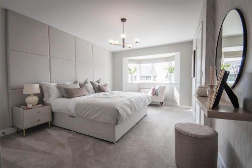 House - Sleeps 6 - Parking - Garden