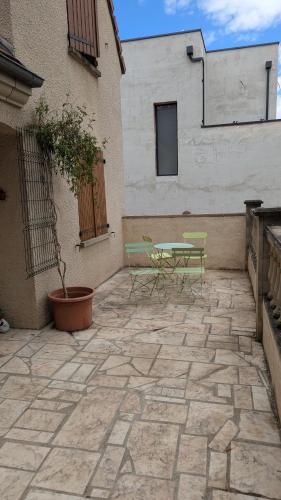 Le petit cocon in Лінас