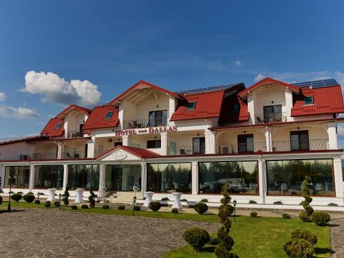 Exterior view of Hotel Dallas