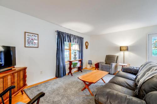 Work, Play & Explore! Extended Stay in Shortsville in Manchester (NY)