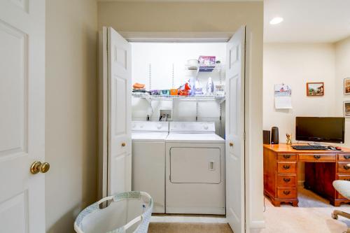 Work, Play & Explore! Extended Stay in Shortsville in Manchester (NY)