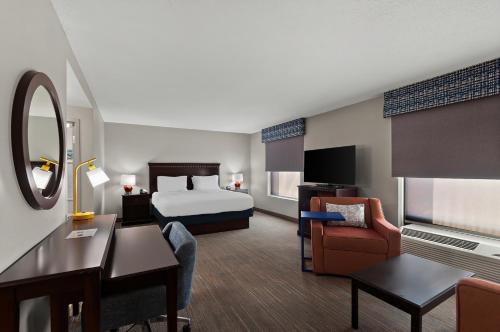 1 king bed, 1 sofa bed