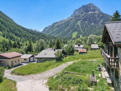 Comfortable, spacious and bright property in Vallorcine Smooth Check-in & Private Parking
