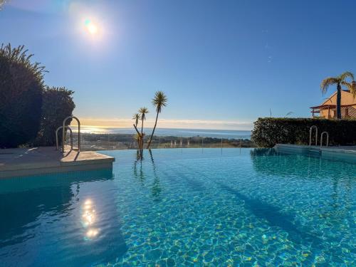 Luxury 2Bed Apartment with Sea Views in Benahavís