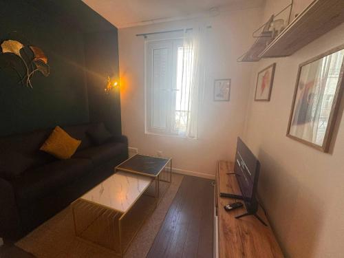 Charming 2-Bedroom Apartment in Pariss Vibrant 19th Arrondissement