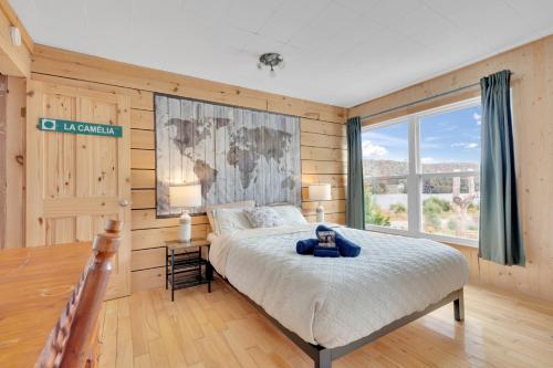 Chalet du lac avec SPA prive, wifi, BBQ et SUP in Saint Adolphe D'Howard (QC)