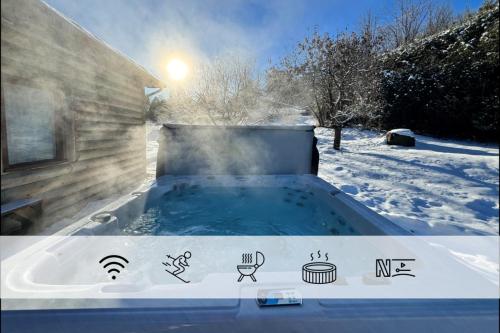 Chalet du lac avec SPA prive, wifi, BBQ et SUP in Saint Adolphe D'Howard (QC)