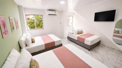 1 double bed, 1 twin bed