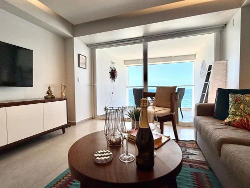 7th Floor Studio Pools Beachfront Harbor
