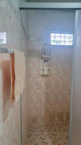 Vannas istaba, Habitación indpte para 3 personas con baño privado y patio (Habitacion indpte para 3 personas con bano privado y patio) in Isla San Cristobal